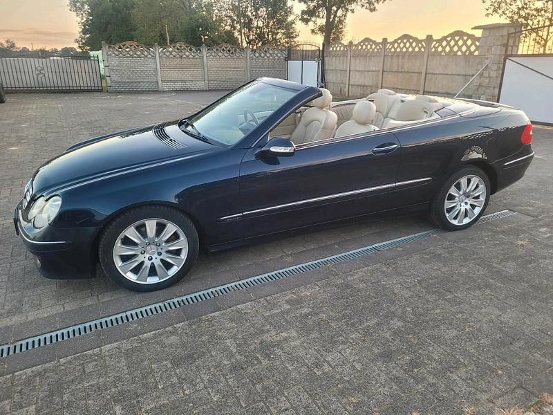 Blau Gebraucht 2005 Mercedes CLK280 Cabrio | 4.500 € - Bild 1/4