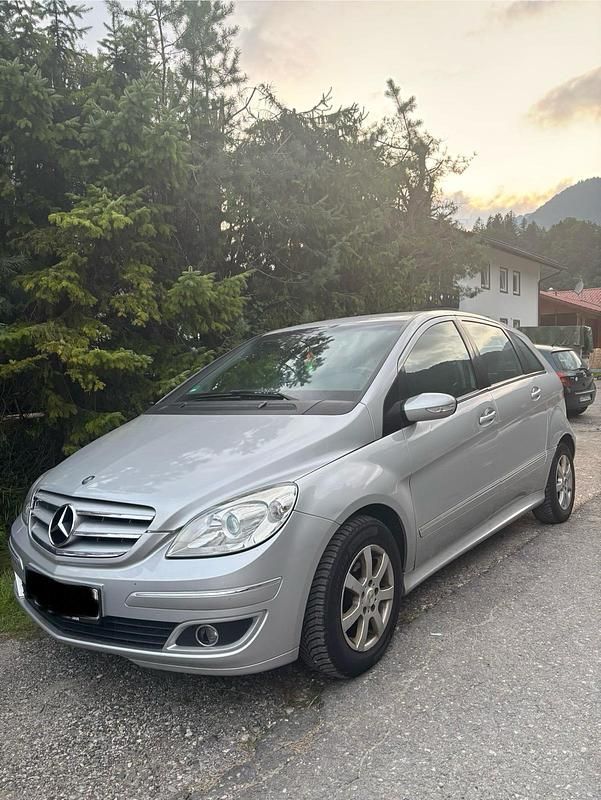 Silber Gebraucht 2008 Mercedes B170 Van / Kleinbus | 2.400 € (Fairer Preis) - Bild 1/4