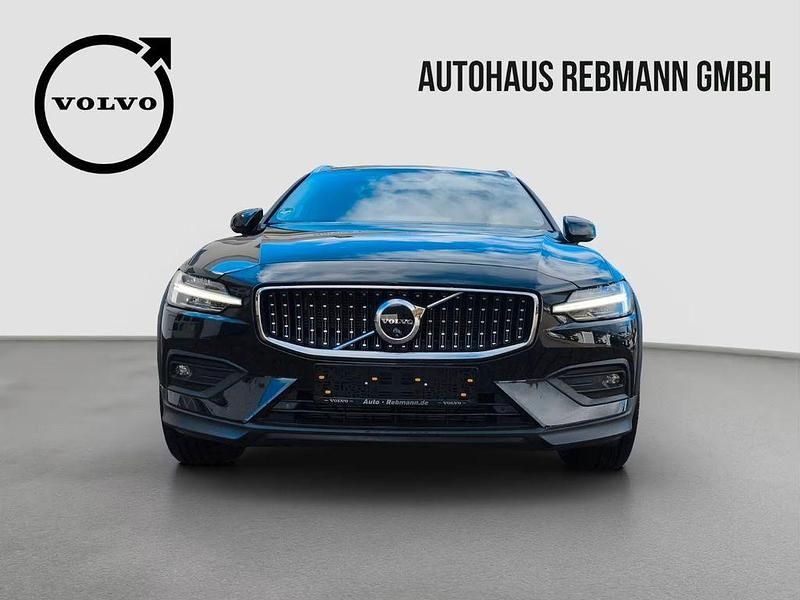 Gebraucht Volvo V60 CC Ultimate 250 PS (183 kW) 2024 Blau Kombi