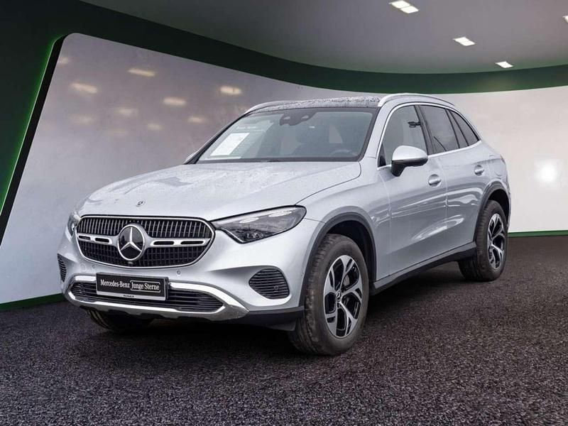 Gebraucht Mercedes GLC300e Advanced Plus 197 PS (144 kW) 2025 Silber SUV