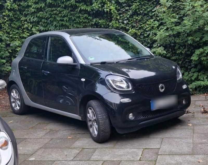 Schwarz Gebraucht 2019 Smart ForFour Limousine | 9.350 € - Bild 1/4
