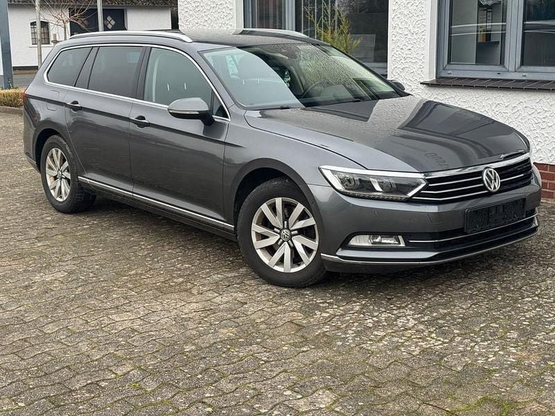 Grau Gebraucht 2017 VW Passat Highline Kombi | 10.900 € (Superpreis) - Bild 1/4