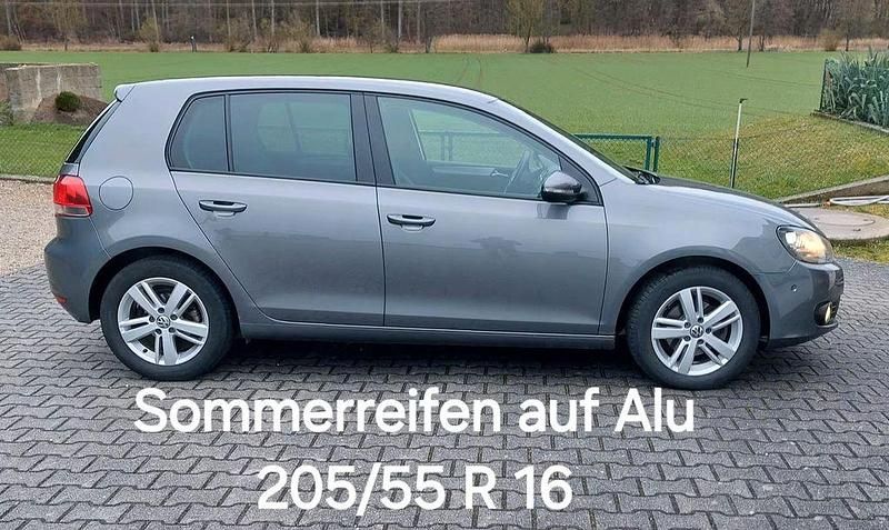 Gebraucht VW Golf VII Match 105 PS (77 kW) 2012 Grau Limousine