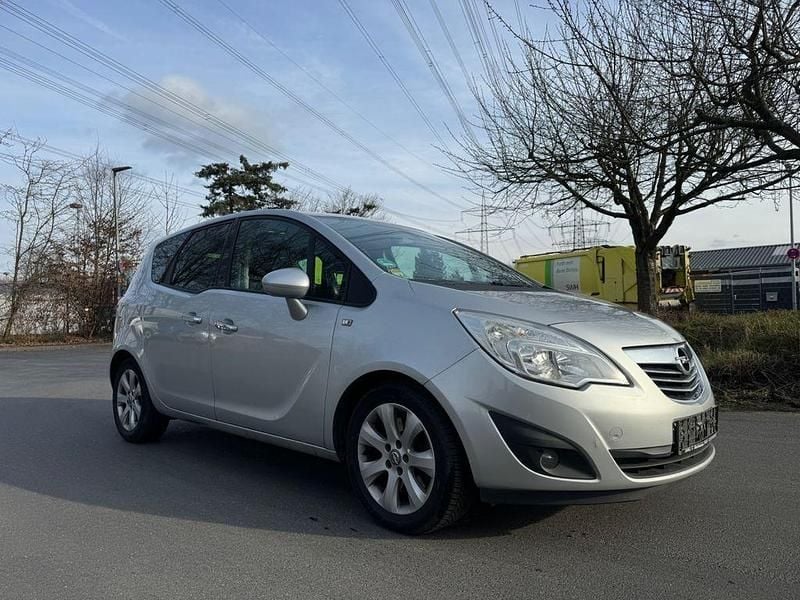 Gebraucht Opel Meriva Innovation 110 PS (80 kW) 2012 Silber Van / Kleinbus