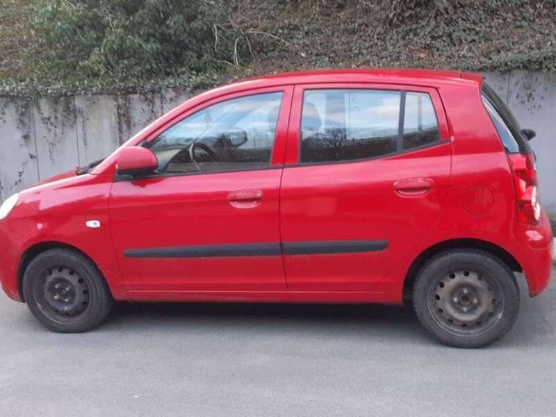Rot Gebraucht 2009 Kia Picanto Kleinwagen | 1.300 € - Bild 1/1