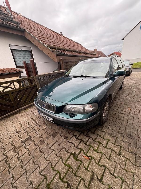 Grün Gebraucht 2000 Volvo V70 Kombi | 1.150 € (Superpreis) - Bild 1/4