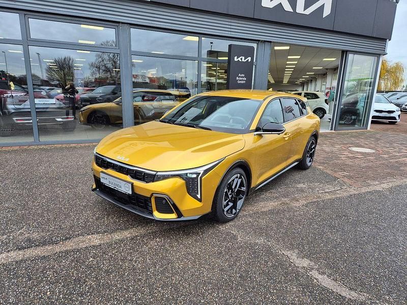 Neu Kia K4 GT-Line 179 PS (131 kW) 2025 Gelb Limousine