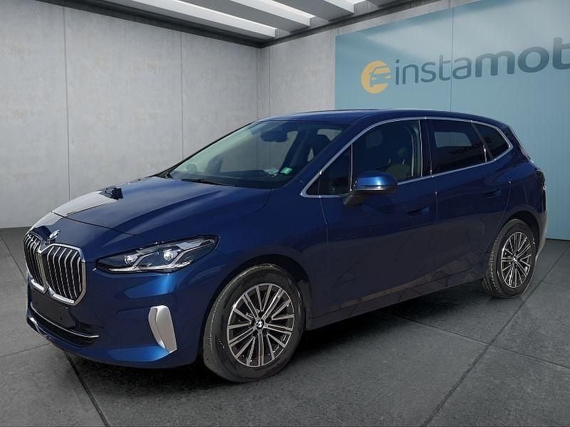 Blau Gebraucht 2023 BMW 218 Active Tourer Van / Kleinbus | 26.199 € (Fairer Preis) - Bild 1/4