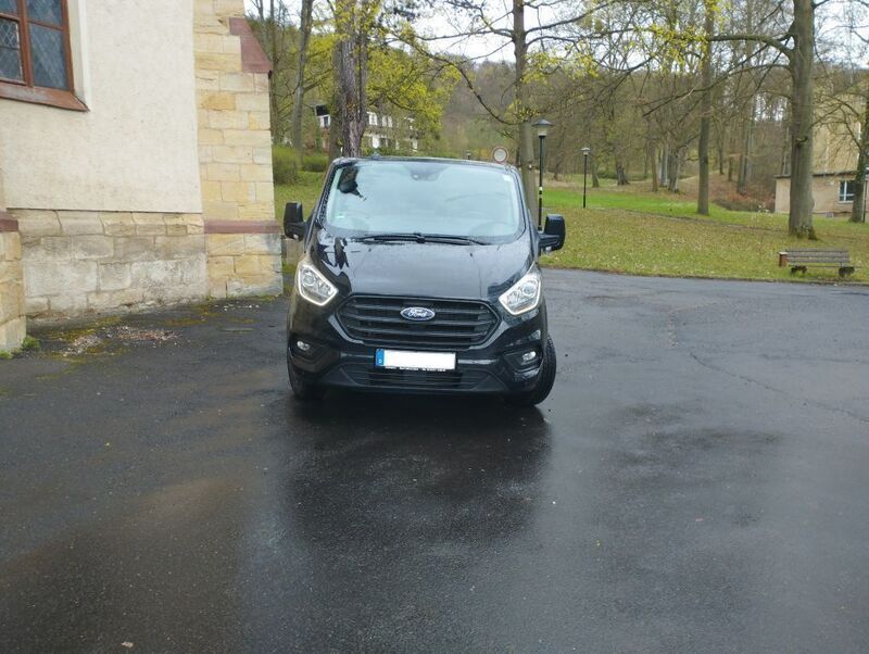 Schwarz Gebraucht 2021 Ford Transit Custom Trend Van / Kleinbus | 27.700 € (Teuer) - Bild 1/4