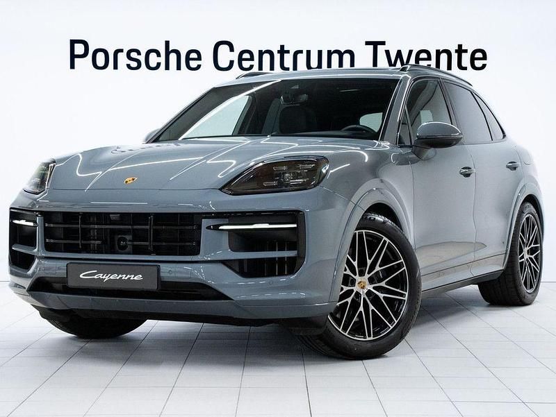Gebraucht Porsche Cayenne 470 PS (345 kW) 2024 Grau SUV
