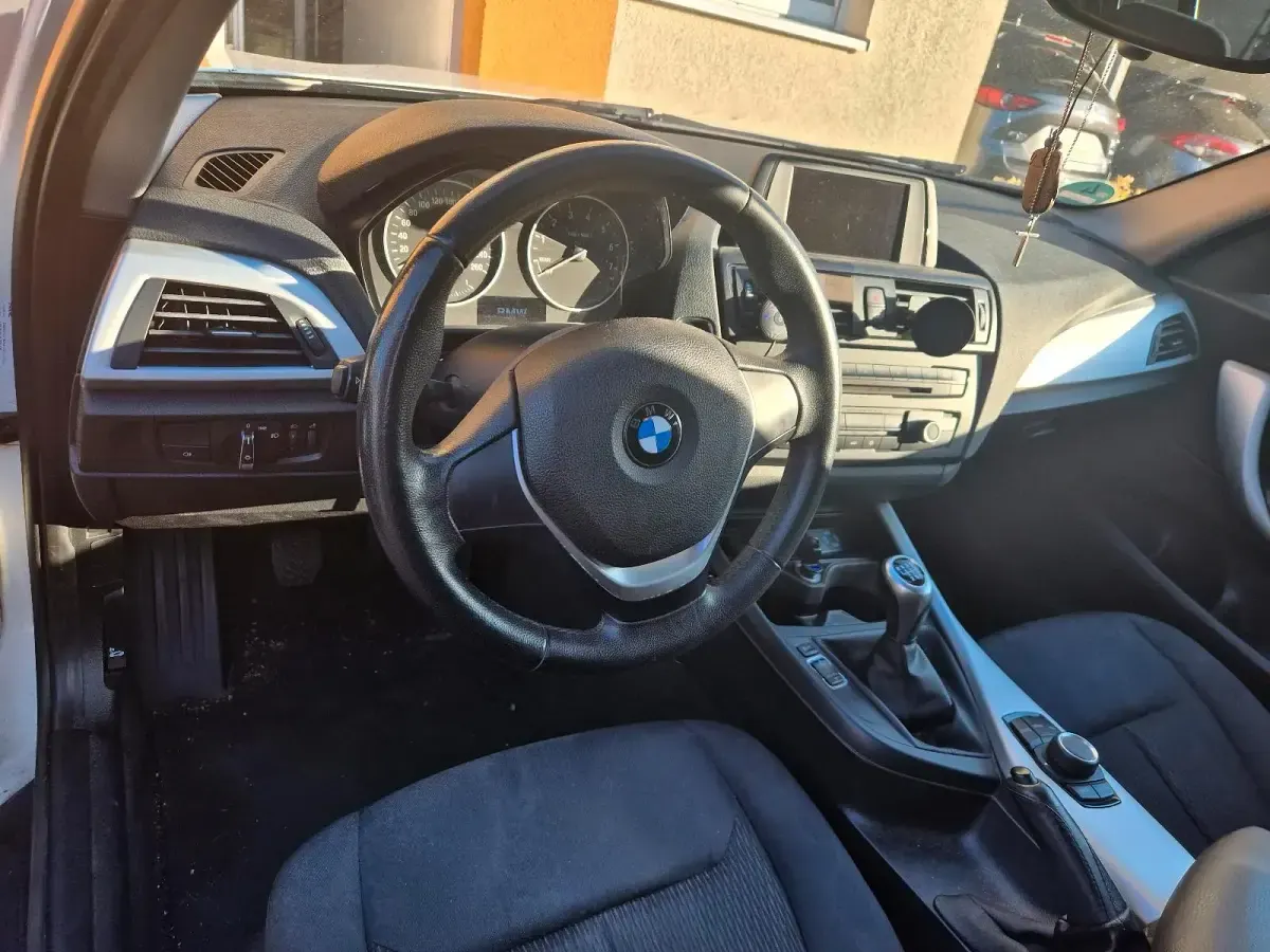 Gebraucht BMW 116 136 PS (100 kW) 2012 Weiß Kleinwagen