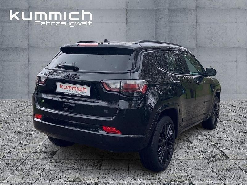 Gebraucht Jeep Compass 131 PS (96 kW) 2024 Schwarz SUV