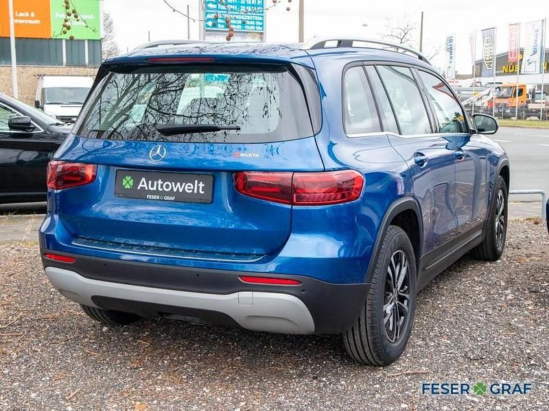 Gebraucht Mercedes GLB200 150 PS (110 kW) 2024 Spektralblau met SUV