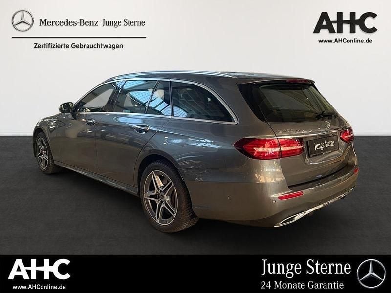 Gebraucht Mercedes E300 AMG 194 PS (142 kW) 2022 Grau Limousine