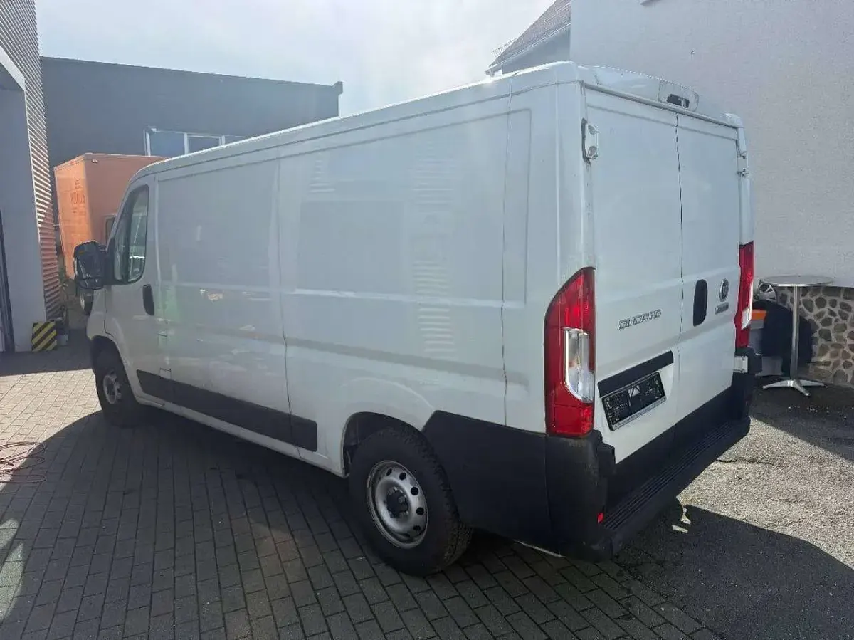 Gebraucht Fiat Ducato 33 120 PS (88 kW) 2023 Weiß Van