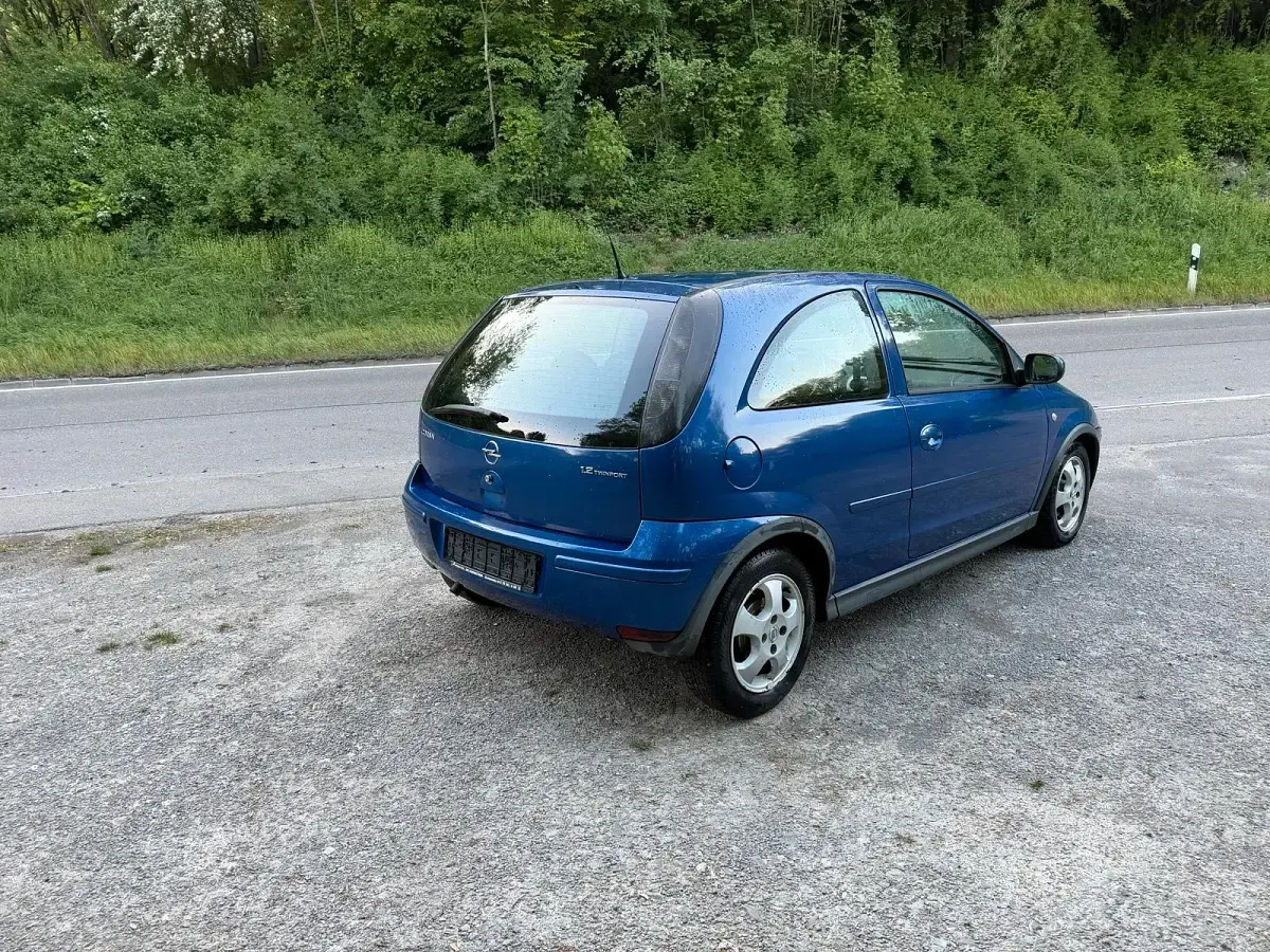 Gebraucht Opel Corsa 80 PS (58 kW) 2005 Violet Kleinwagen