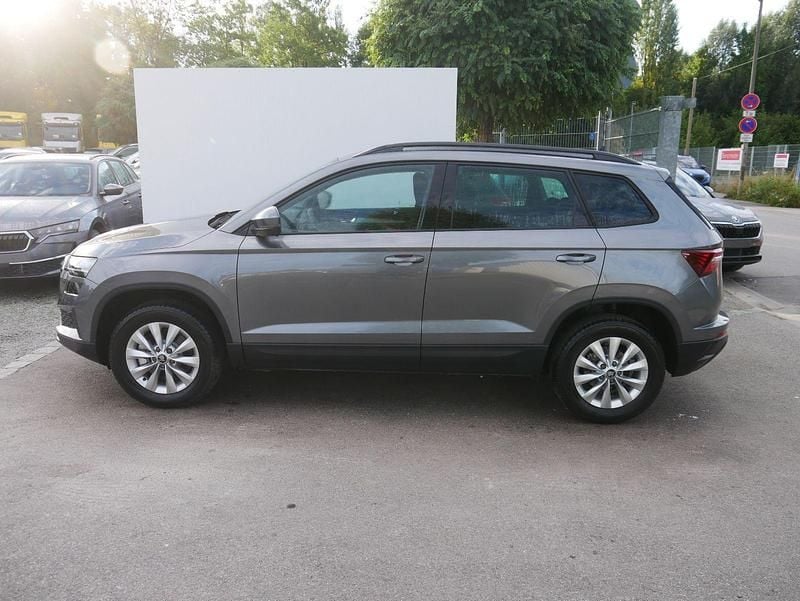 Neu Skoda Karoq Selection 150 PS (110 kW) 2025 Graphite grau metallic SUV