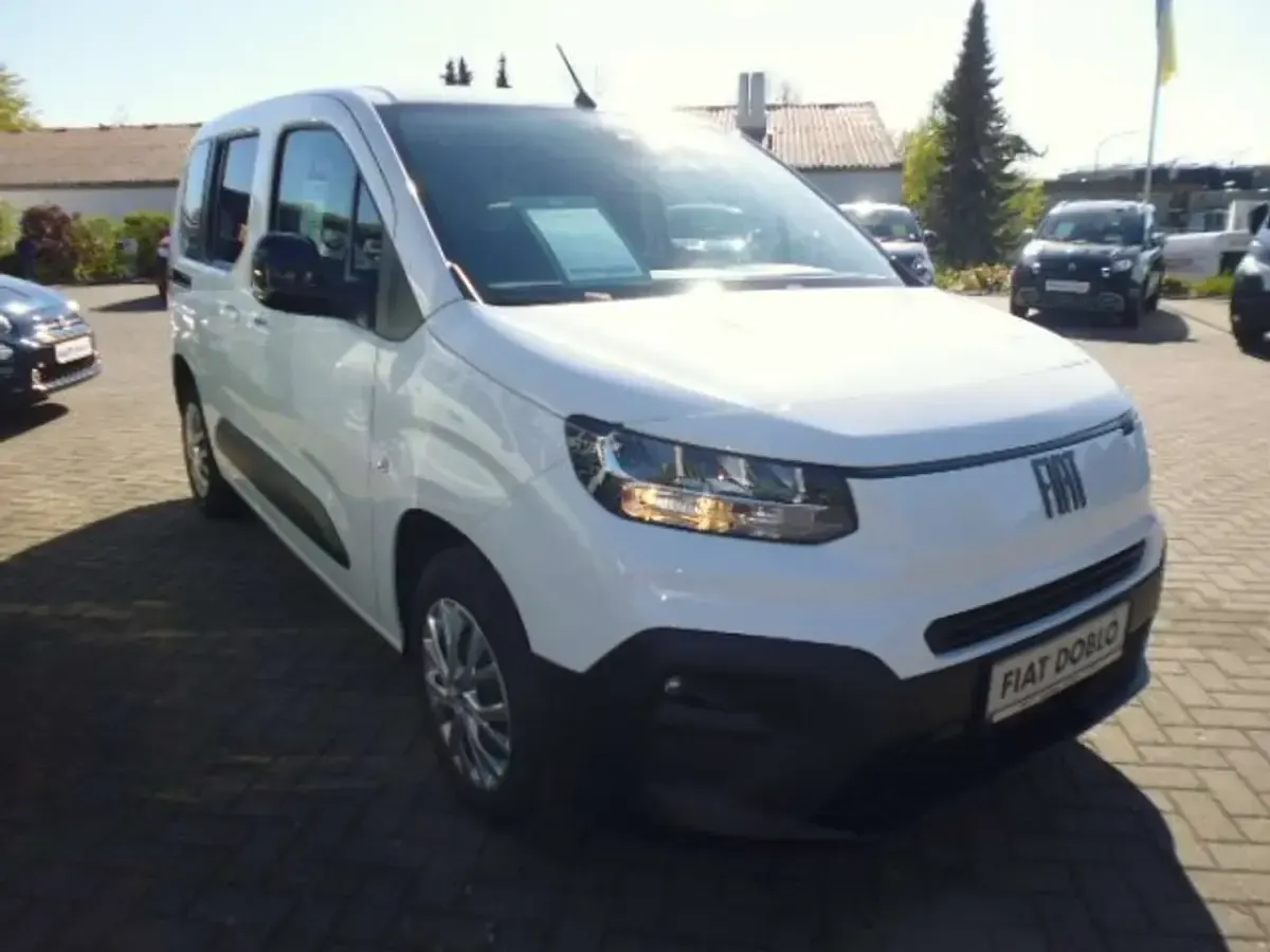 Gebraucht Fiat Doblò 102 PS (75 kW) 2024 Weiß Van / Kleinbus