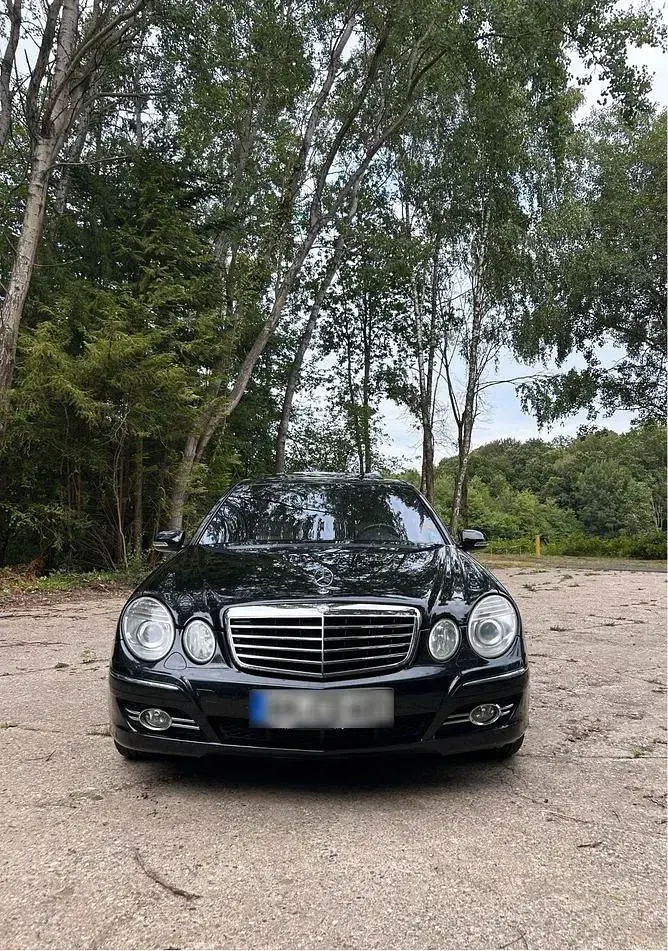 Gebraucht Mercedes E500 387 PS (284 kW) 2007 Schwarz Limousine
