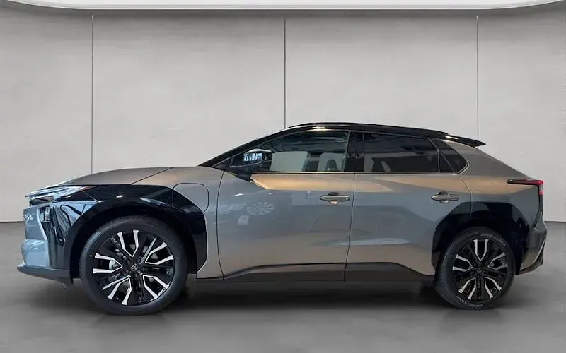 Gebraucht Toyota bZ4X Lounge 252 kW (343 PS) 2026 Silber SUV