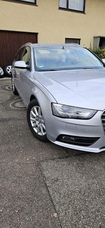 Gebraucht Audi A4 150 PS (110 kW) 2015 Grau Kombi