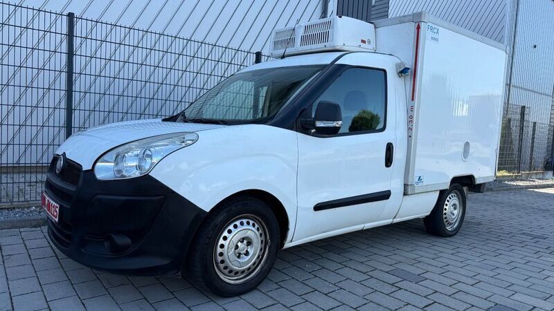 Weiß Gebraucht 2011 Fiat Doblò Van / Kleinbus | 5.990 € (Fairer Preis) - Bild 1/4