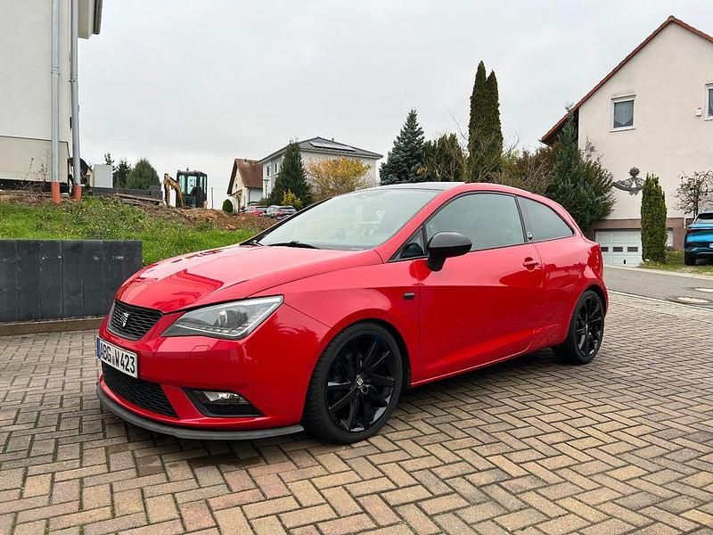 Rot Gebraucht 2014 Seat Ibiza SC Kleinwagen | 6.600 € (Fairer Preis) - Bild 1/4