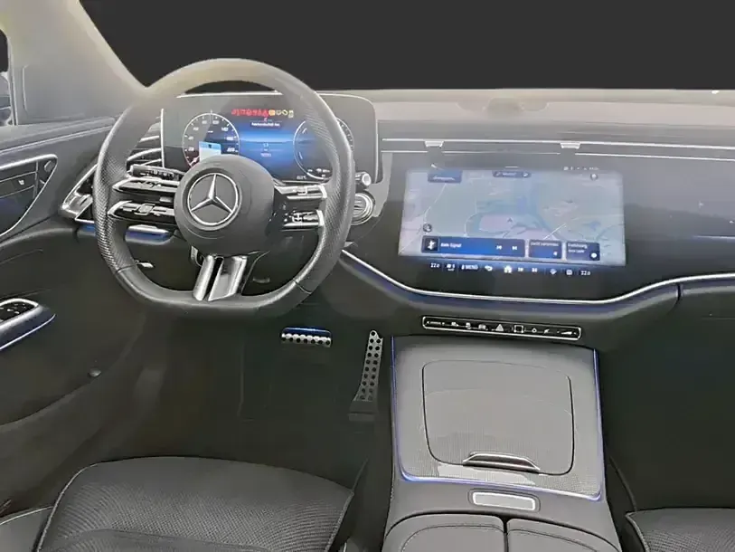 Gebraucht Mercedes E300 AMG 2025 Weiss