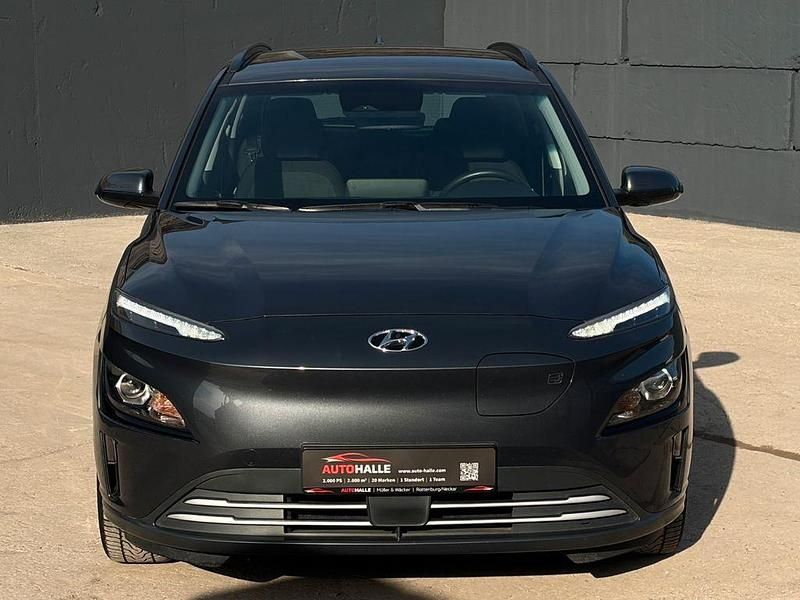Gebraucht Hyundai Kona Select 100 kW (136 PS) 2022 Schwarz SUV