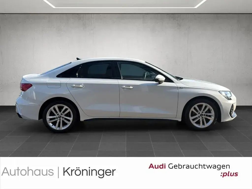 Gebraucht Audi A3 S-Line 150 PS (110 kW) 2025 Gletscherweiß metallic Limousine