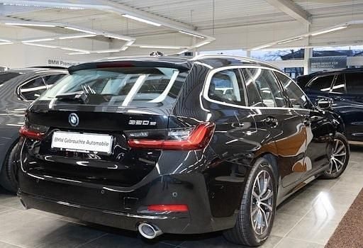 Gebraucht BMW 320e Sport Line 204 PS (150 kW) 2022 Schwarz Kombi