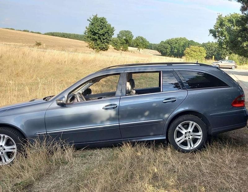 Gebraucht Mercedes E220 Avantgarde 170 PS (125 kW) 2007 Grau Kombi