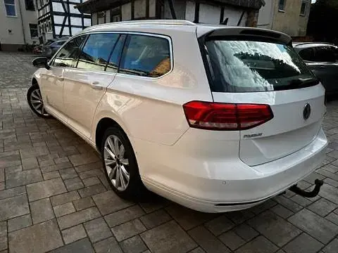 Gebraucht VW Passat 150 PS (110 kW) 2016 Weiß Kombi