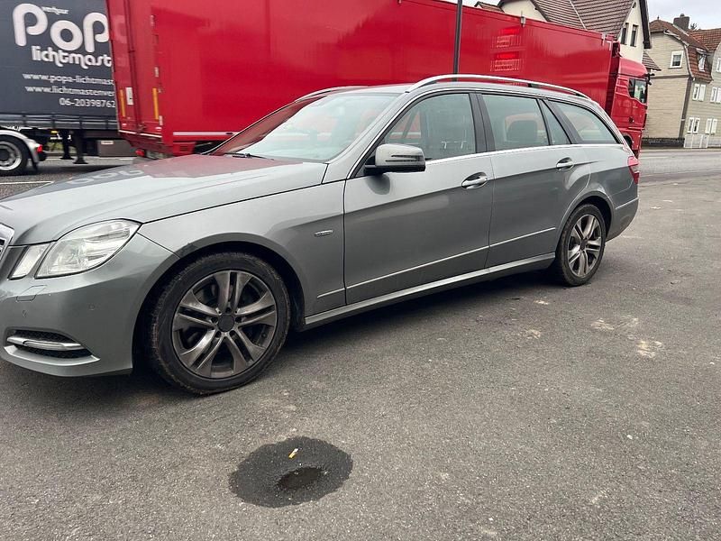 Gebraucht Mercedes E350 AMG line 231 PS (169 kW) 2010 Silber Limousine