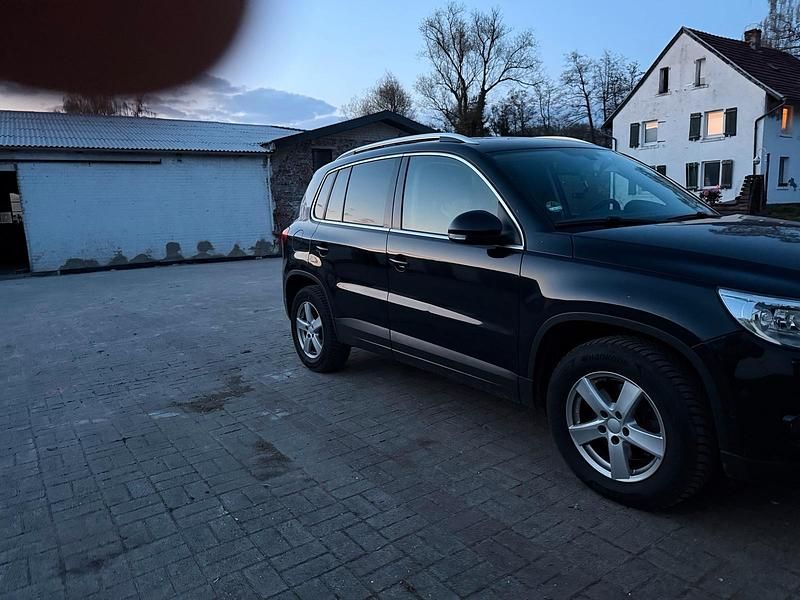 Gebraucht VW Tiguan 140 PS (102 kW) 2011 Schwarz SUV