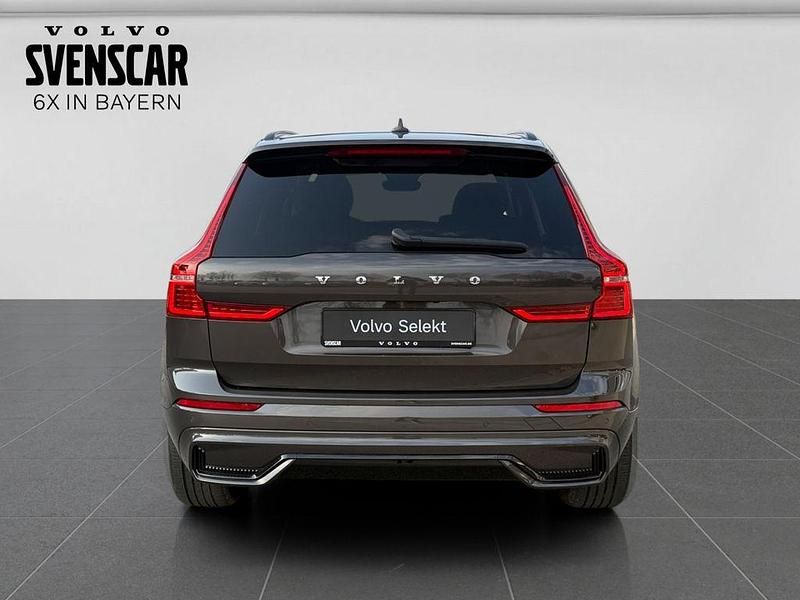Gebraucht Volvo XC60 Plus 197 PS (144 kW) 2023 Grau SUV