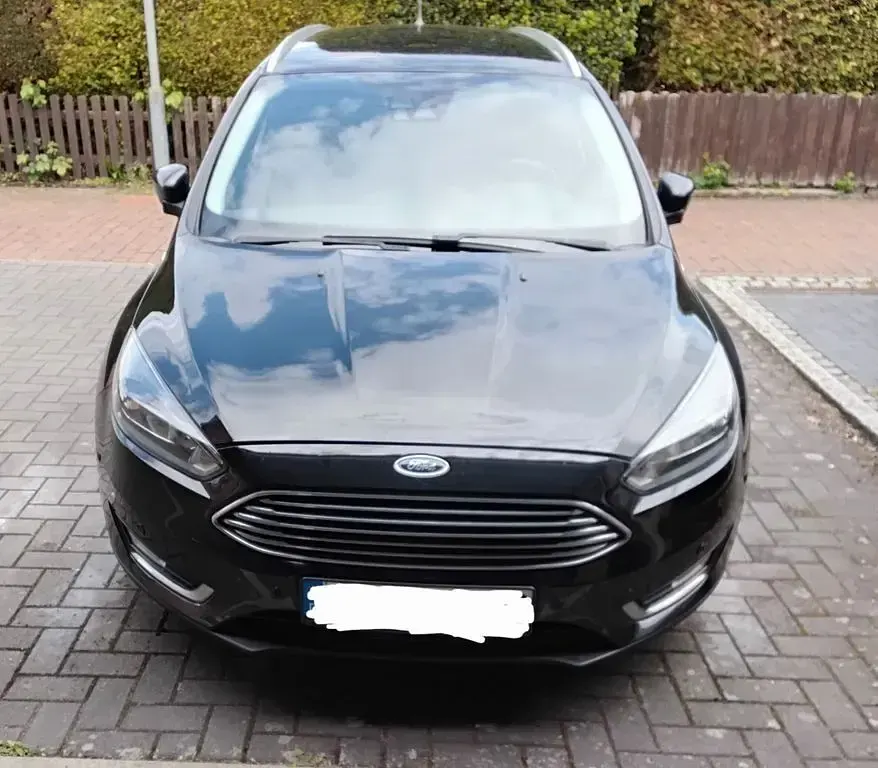 Gebraucht Ford Focus Titanium 120 PS (88 kW) 2017 Schwarz Limousine
