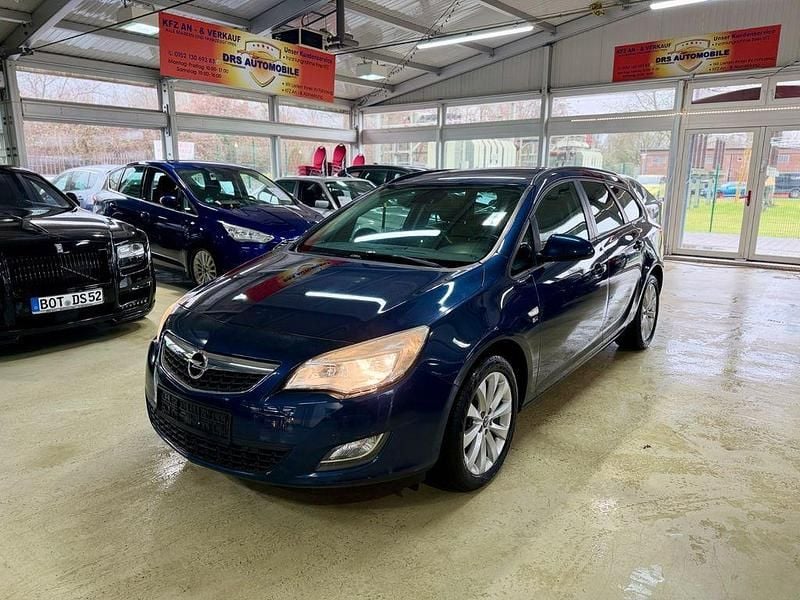 Gebraucht Opel Astra 120 PS (88 kW) 2012 Blau Kombi