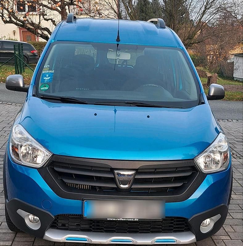 Blau Gebraucht 2016 Dacia Dokker Stepway Van / Kleinbus | 7.500 € (Superpreis) - Bild 1/4