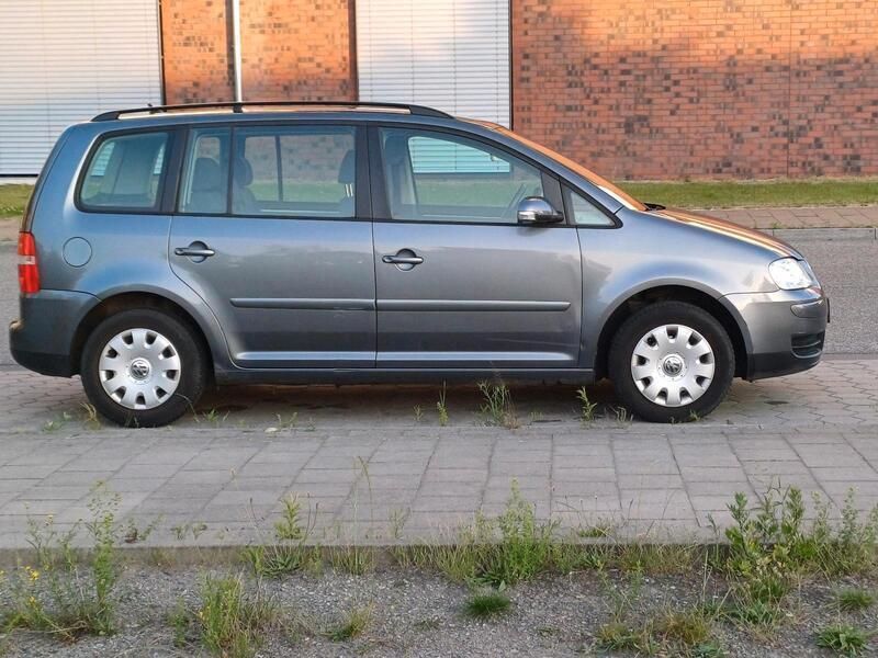 Grau Gebraucht 2006 VW Touran Goal Van / Kleinbus | 2.200 € (Fairer Preis) - Bild 1/4