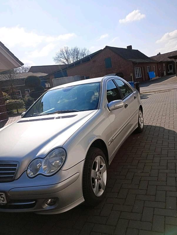 Gebraucht 2004 Mercedes C200 Limousine | 1.500 € (Fairer Preis) - Bild 1/3