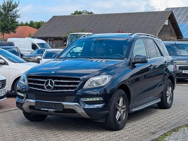 Blau Gebraucht 2015 Mercedes ML350 SUV | 15.980 € (Guter Preis) - Bild 1/4