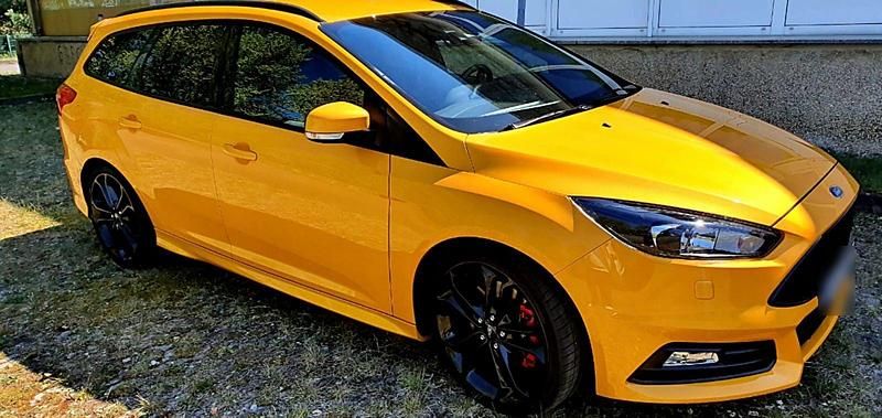 Gebraucht Ford Focus ST 185 PS (136 kW) 2017 Gelb Kombi