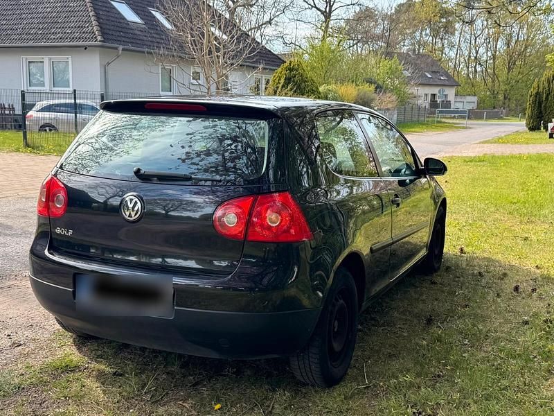 Second-hand VW Golf 85 CP (62 kW) 2004 Negru Coupe