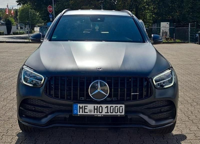 Grau Gebraucht 2022 Mercedes GLC220 AMG line SUV | 36.300 € (Guter Preis) - Bild 1/4