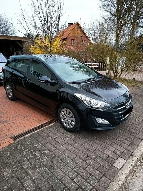 Second-hand Hyundai i30 110 CP (80 kW) 2015 Negru Break