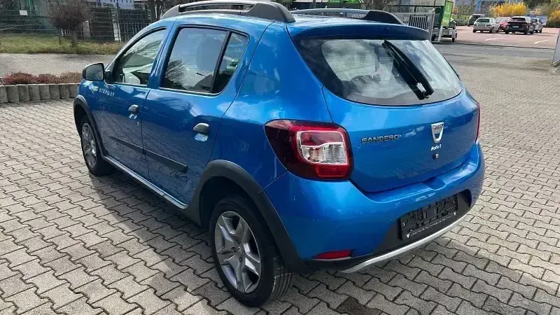 Gebraucht Dacia Sandero Prestige 90 PS (66 kW) 2014 Blau Kleinwagen