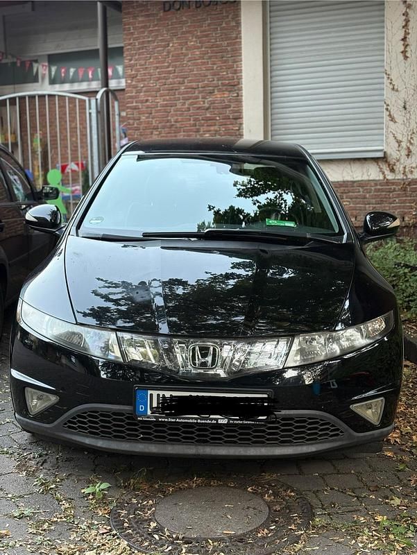 Schwarz Gebraucht 2006 Honda Civic Limousine | 1.450 € (Fairer Preis) - Bild 1/4