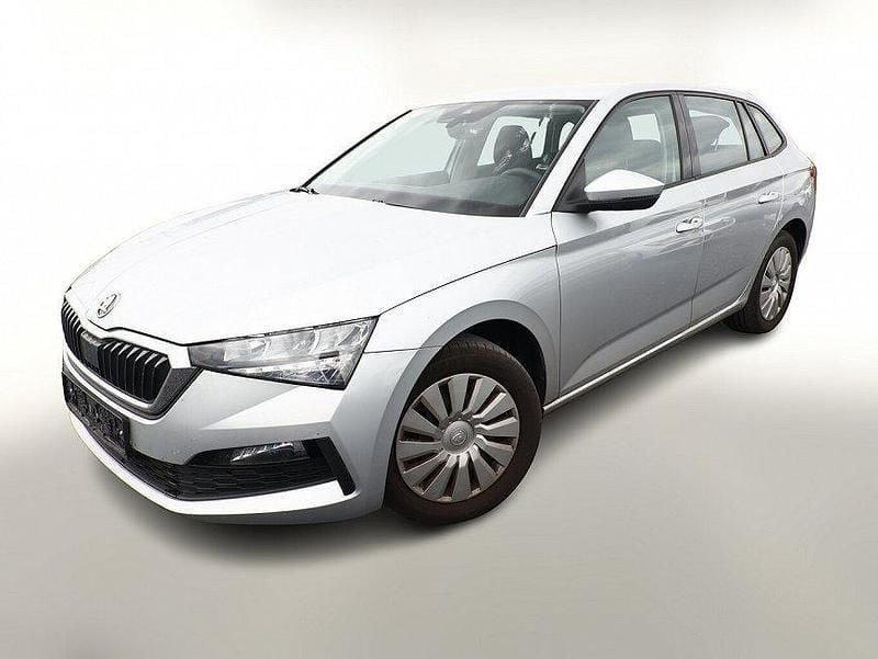 Reflexsilber metallic Gebraucht 2023 Skoda Scala Cool Plus Kleinwagen | 17.890 € (Fairer Preis) - Bild 1/4