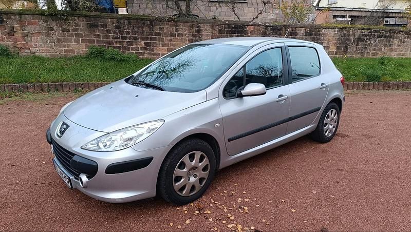 Silber Gebraucht 2005 Peugeot 307 Limousine | 3.299 € (Etwas zu teuer) - Bild 1/4